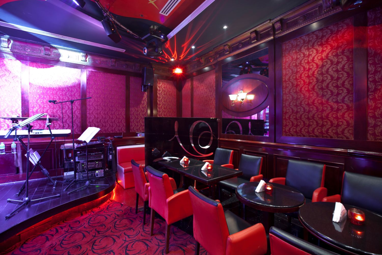 Broadway Hotel Deira Dubai - Nightclub, Arabic Club, Lounge, Clubs in Deira